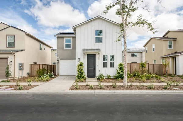 $400,000 | 787 Laina Avenue, Madera, CA 93636