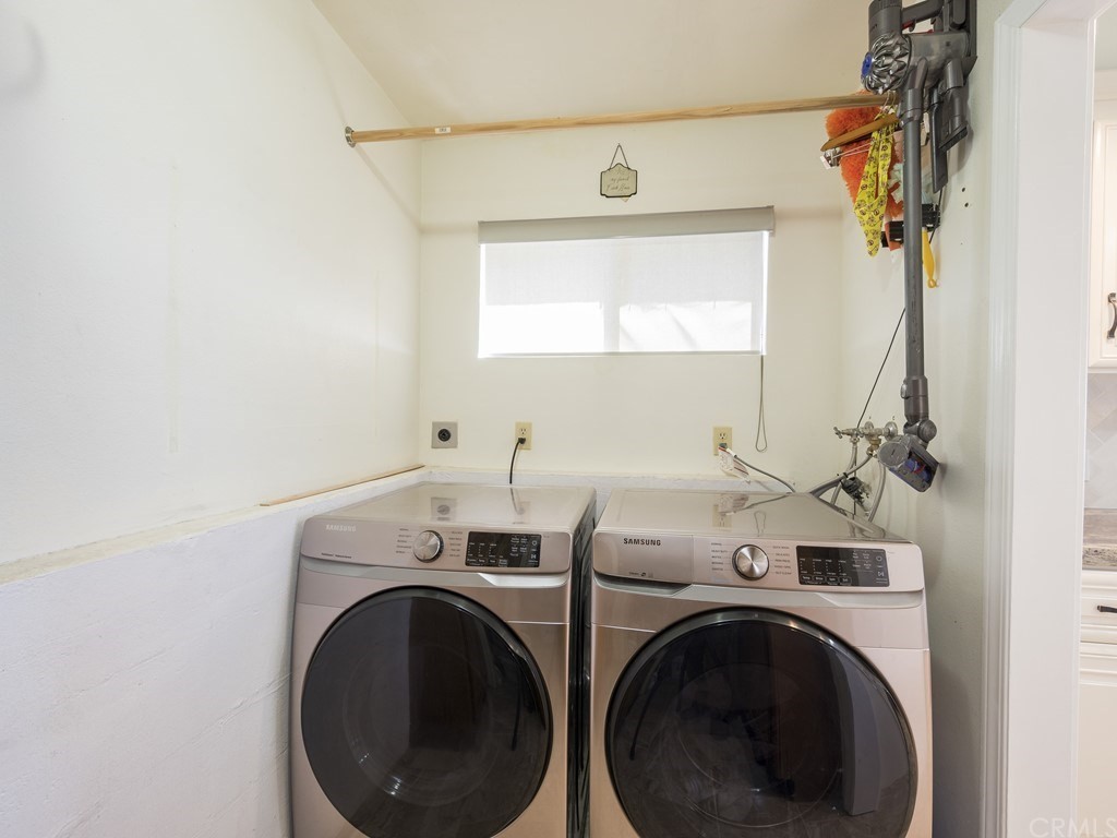 2630 Maple Avenue Morro Bay, CA 93442 - Photo 39 of 49 a utility room with dryer and washer