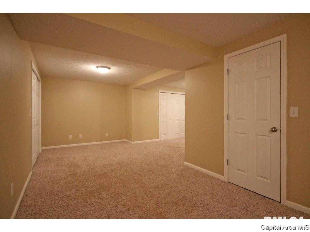 3825 Viking Boulevard Springfield, IL 62712 - Photo 16 of 22