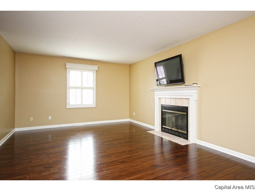 3825 Viking Boulevard Springfield, IL 62712 - Photo 3 of 22