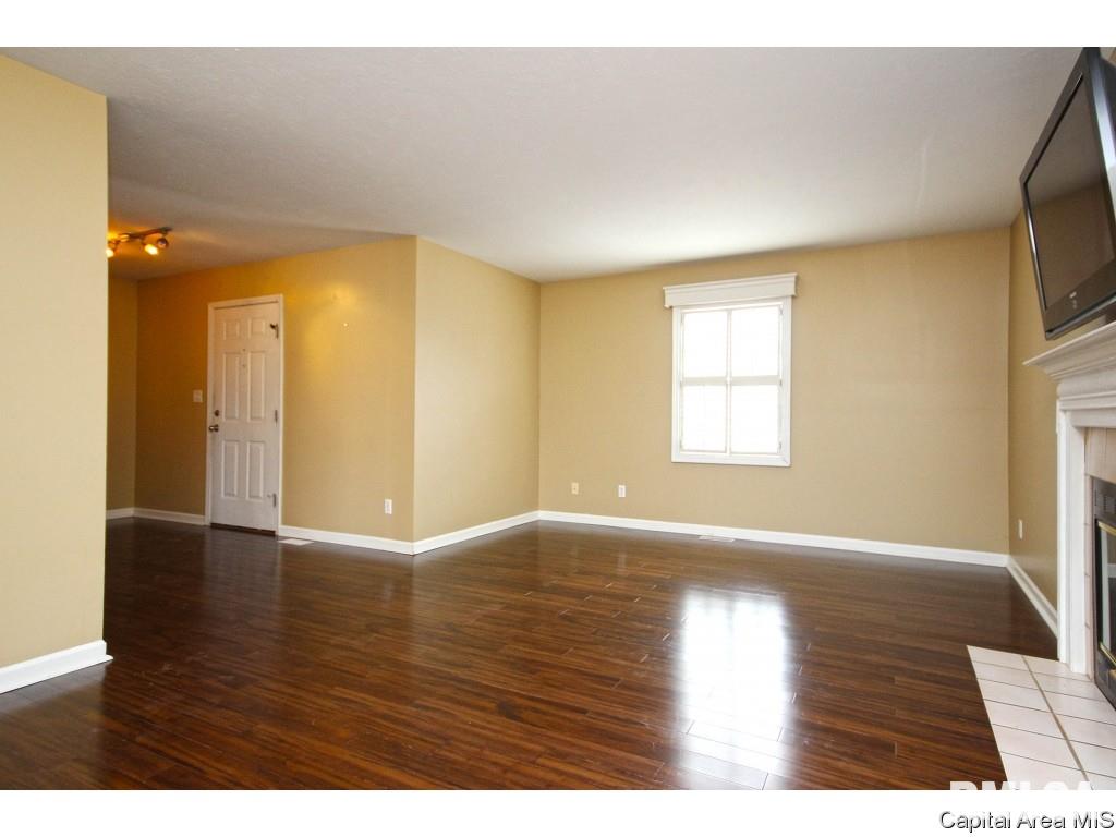 3825 Viking Boulevard Springfield, IL 62712 - Photo 5 of 22