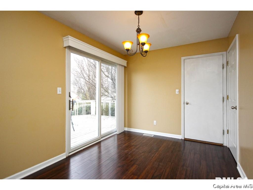 3825 Viking Boulevard Springfield, IL 62712 - Photo 6 of 22