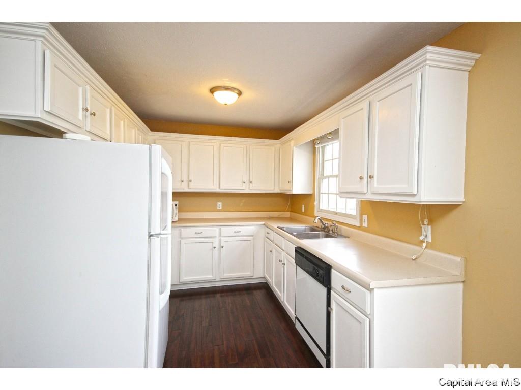 3825 Viking Boulevard Springfield, IL 62712 - Photo 8 of 22