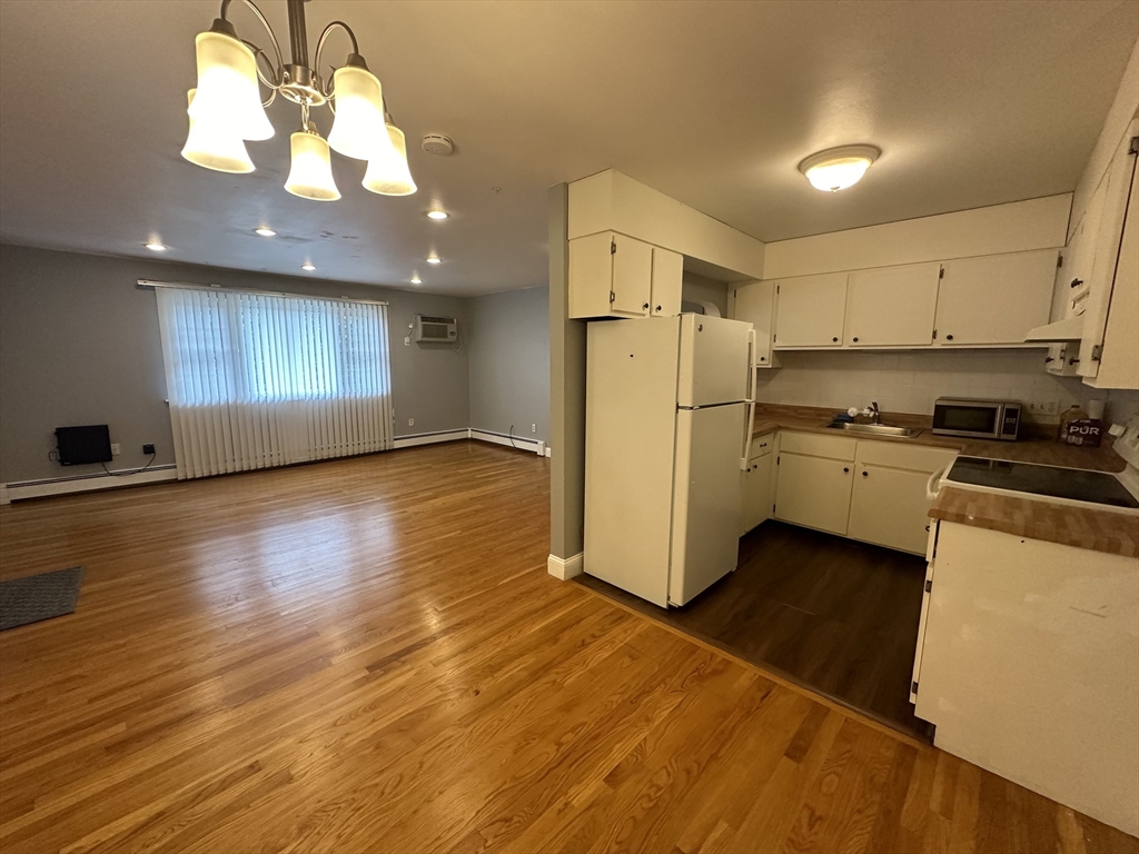 43 Jacqueline Road, Unit 12 Waltham, MA 02452 - Photo 6 of 13 Gallery Image 6