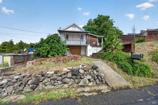 $425,000 | 705 East 6th Street, Benicia, CA 94510