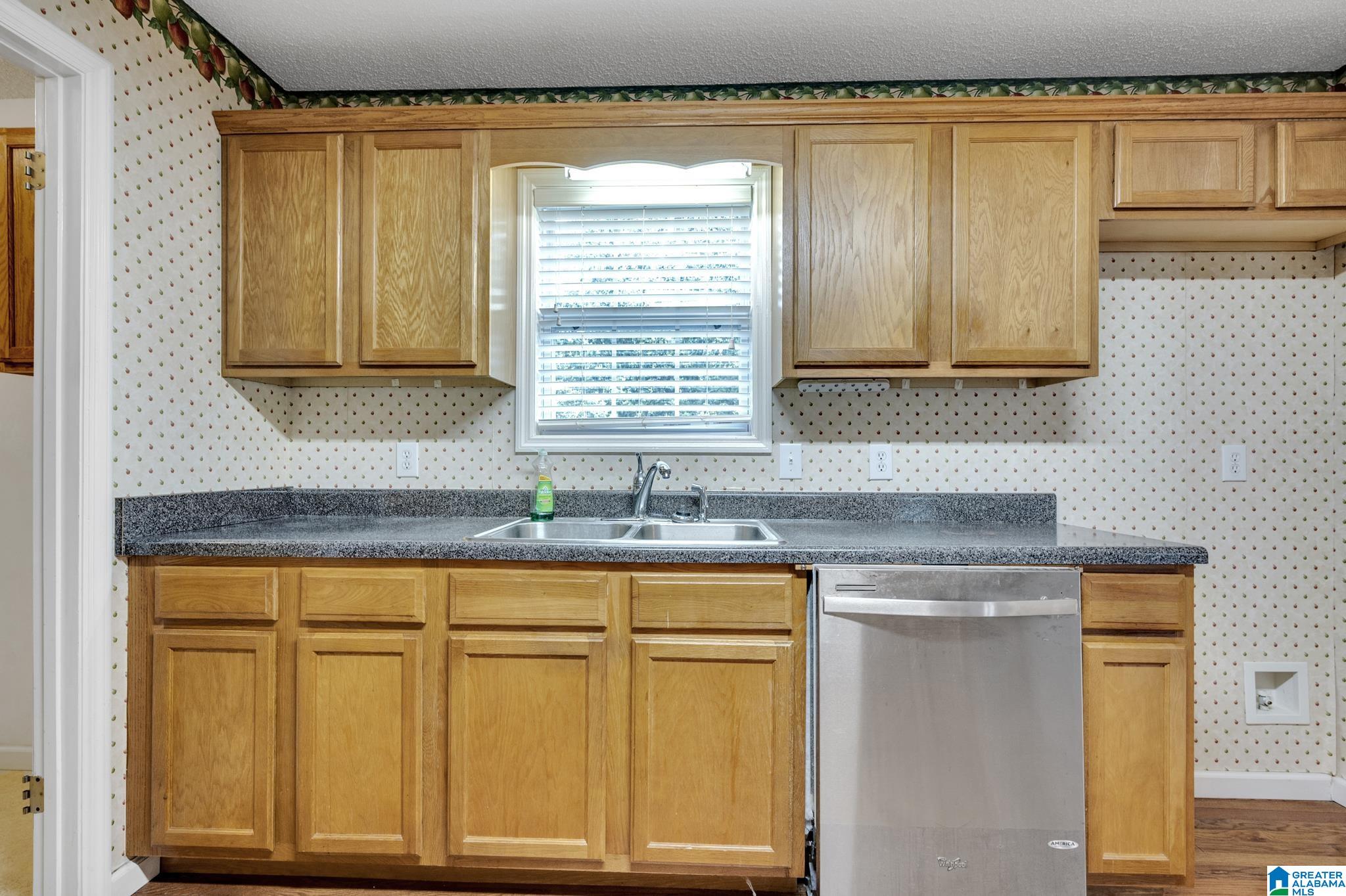 8901 Central Road Warrior, AL 35180 - Photo 7 of 29