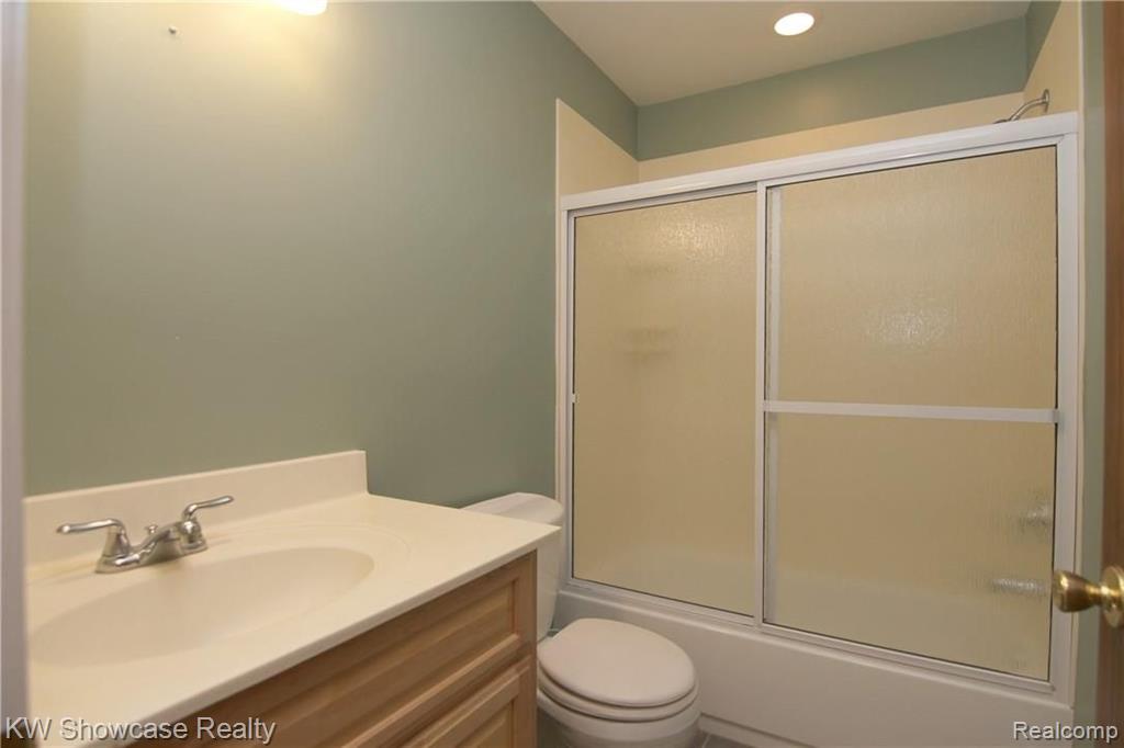 5762 Bullard Road Fenton, MI 48430 - Photo 29 of 34