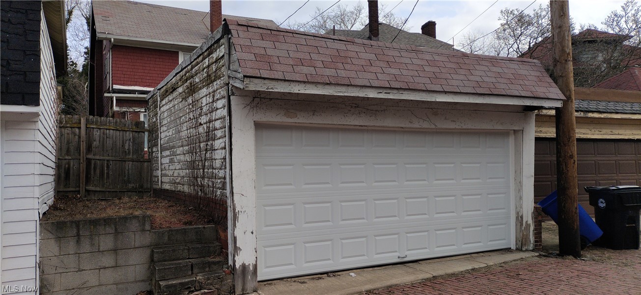 1084 Parkside Road Cleveland, OH 44108 - Photo 27 of 30 View of garage