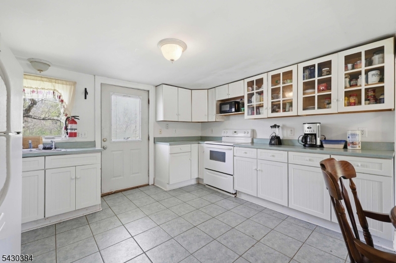 138 Bartley Road Long Valley, NJ 07853 - Photo 4 of 31