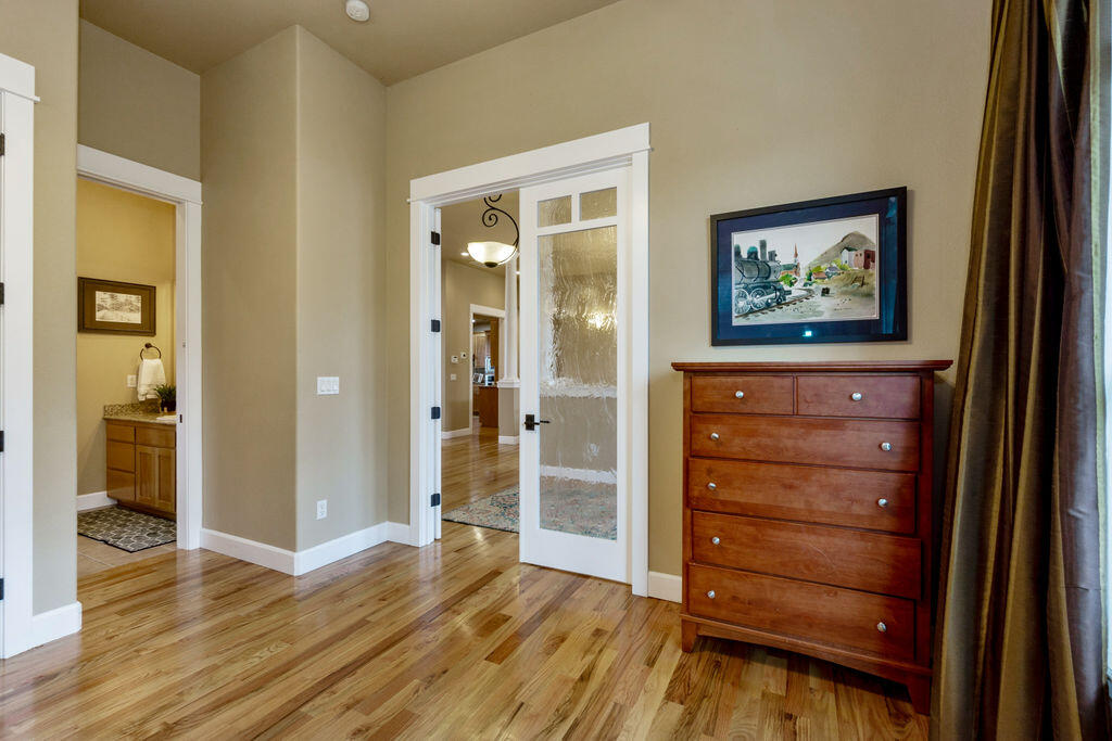 1315 Poppy Ridge Drive Eagle Point, OR 97524 - Photo 46 of 50 PR(58)