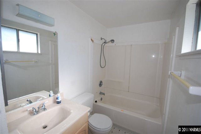 11015 Kernite Court Reno, NV 89506 - Photo 9 of 13 Photo 9