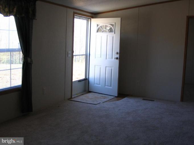 2700 Prices Distillery Road, Unit DOUBLE Clarksburg, MD 20871 - Photo 4 of 4 Living Room