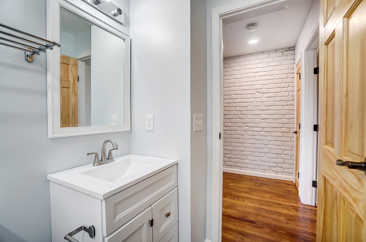 5701 Montgomery Road, Unit 1 Cincinnati, OH 45212 - Photo 25 of 33