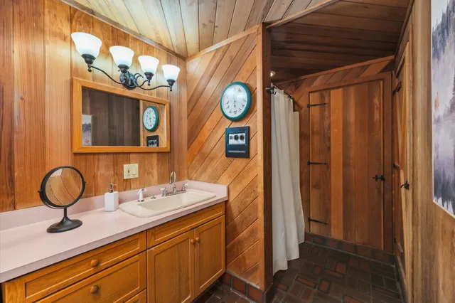 $849,000 | 359 Poor Farm Road, New Ipswich, NH 03071