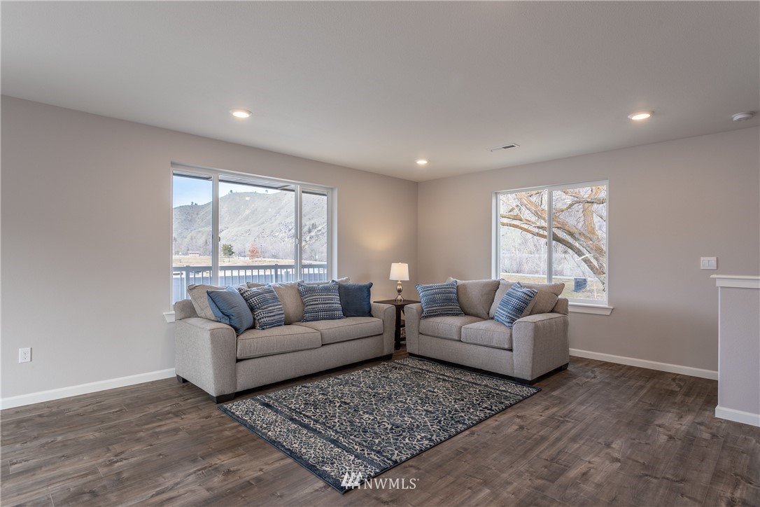 404 Riverside Meadow Cashmere, WA 98815 - Photo 3 of 27 Gallery Image 3