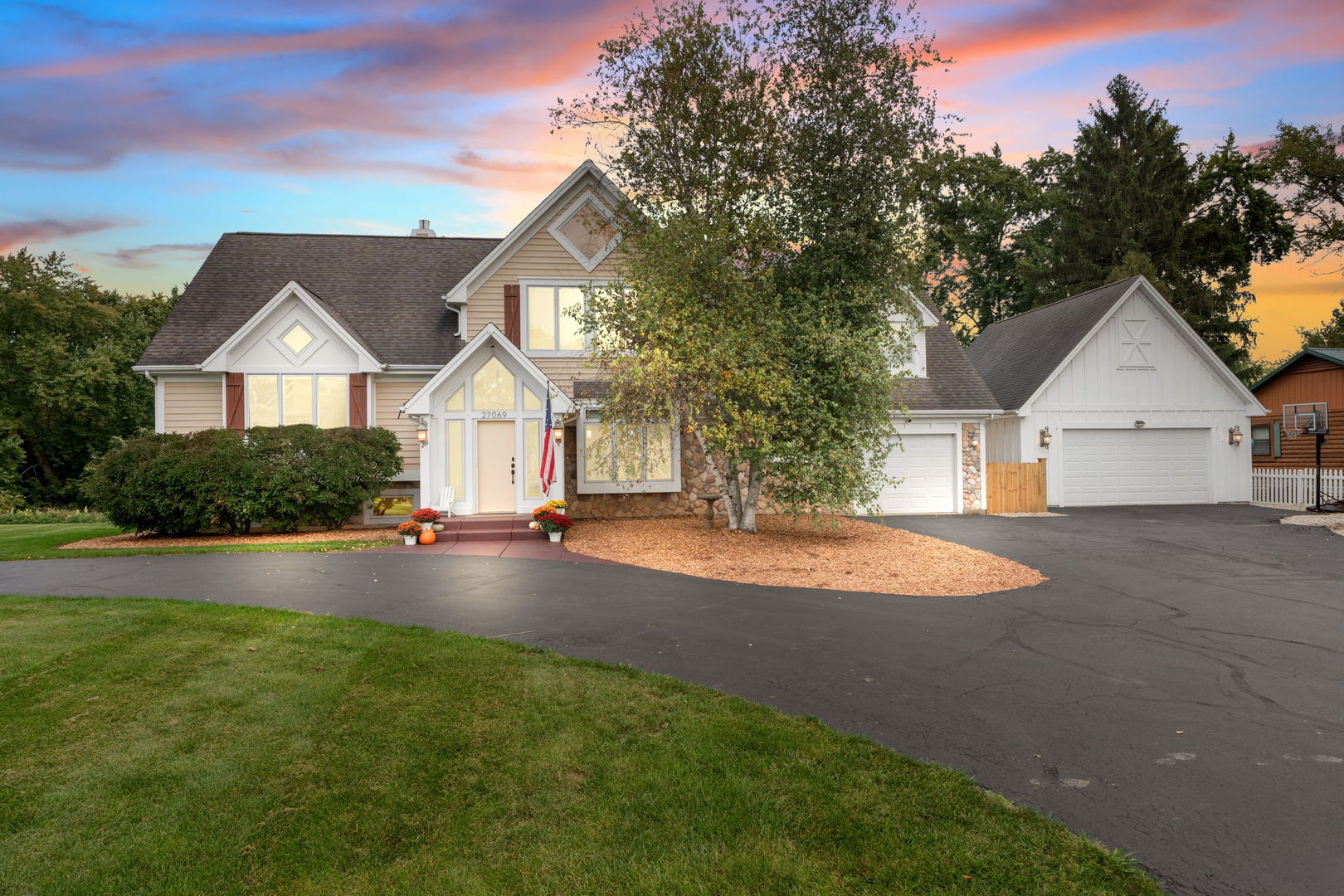 27069 West Fox River Road Cary, IL 60013 - Photo 1 of 47 Gallery Image 1