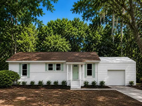 $375,000 | 709 Dolph Lane, McClellanville, SC 29458