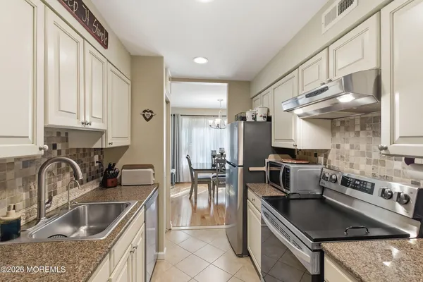 $349,900 | 200 Portland Road, Unit E20, Highlands, NJ 07732