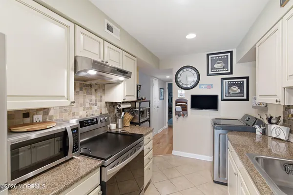 $349,900 | 200 Portland Road, Unit E20, Highlands, NJ 07732