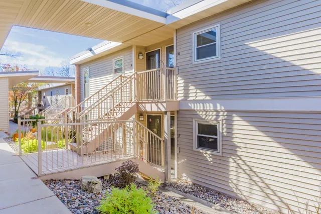 $144,900 | 110271 Village Road, Chaska, MN 55318