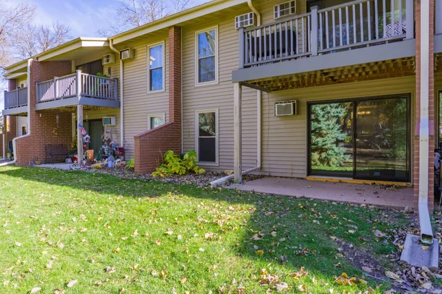 $144,900 | 110271 Village Road, Chaska, MN 55318