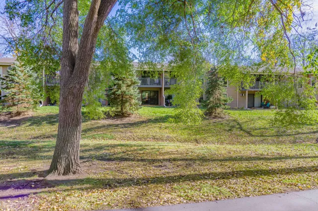 $144,900 | 110271 Village Road, Chaska, MN 55318