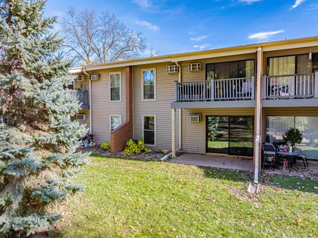 $144,900 | 110271 Village Road, Chaska, MN 55318