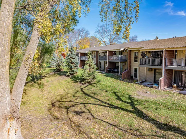 $144,900 | 110271 Village Road, Chaska, MN 55318