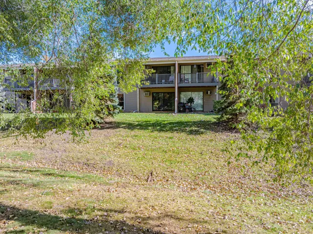 $144,900 | 110271 Village Road, Chaska, MN 55318