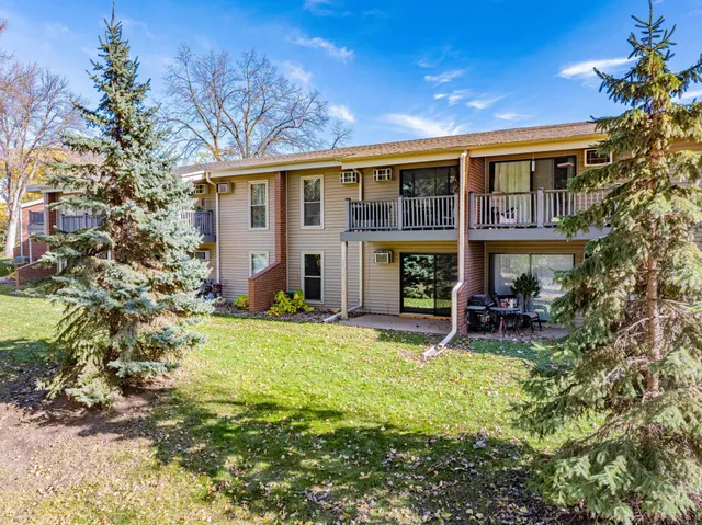 $144,900 | 110271 Village Road, Chaska, MN 55318