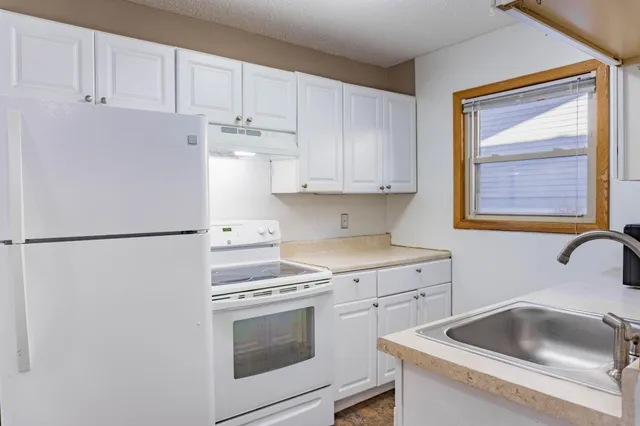 $144,900 | 110271 Village Road, Chaska, MN 55318