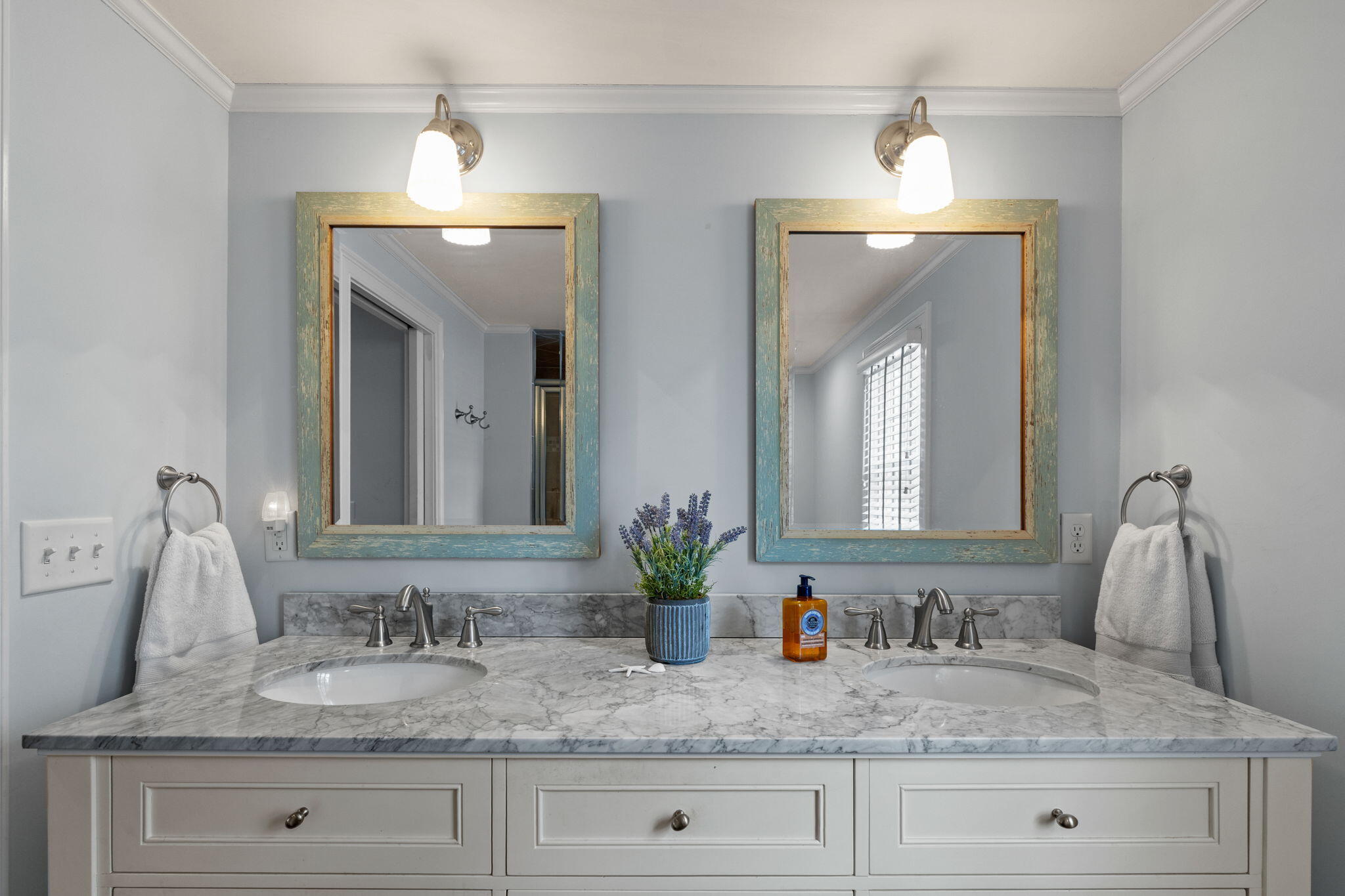 48 Bayview Circle Osterville, MA 02655 - Photo 21 of 36 prdimary bath