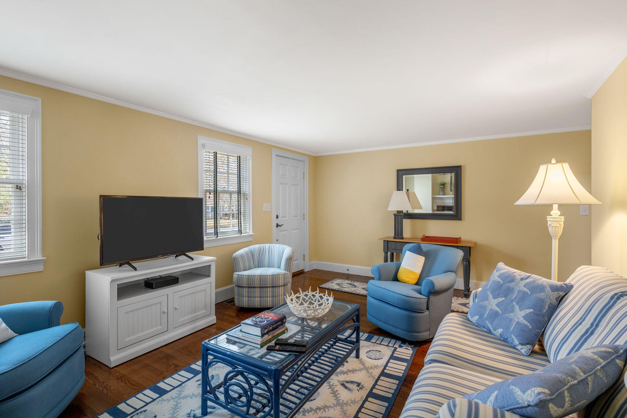 48 Bayview Circle Osterville, MA 02655 - Photo 8 of 36 living room