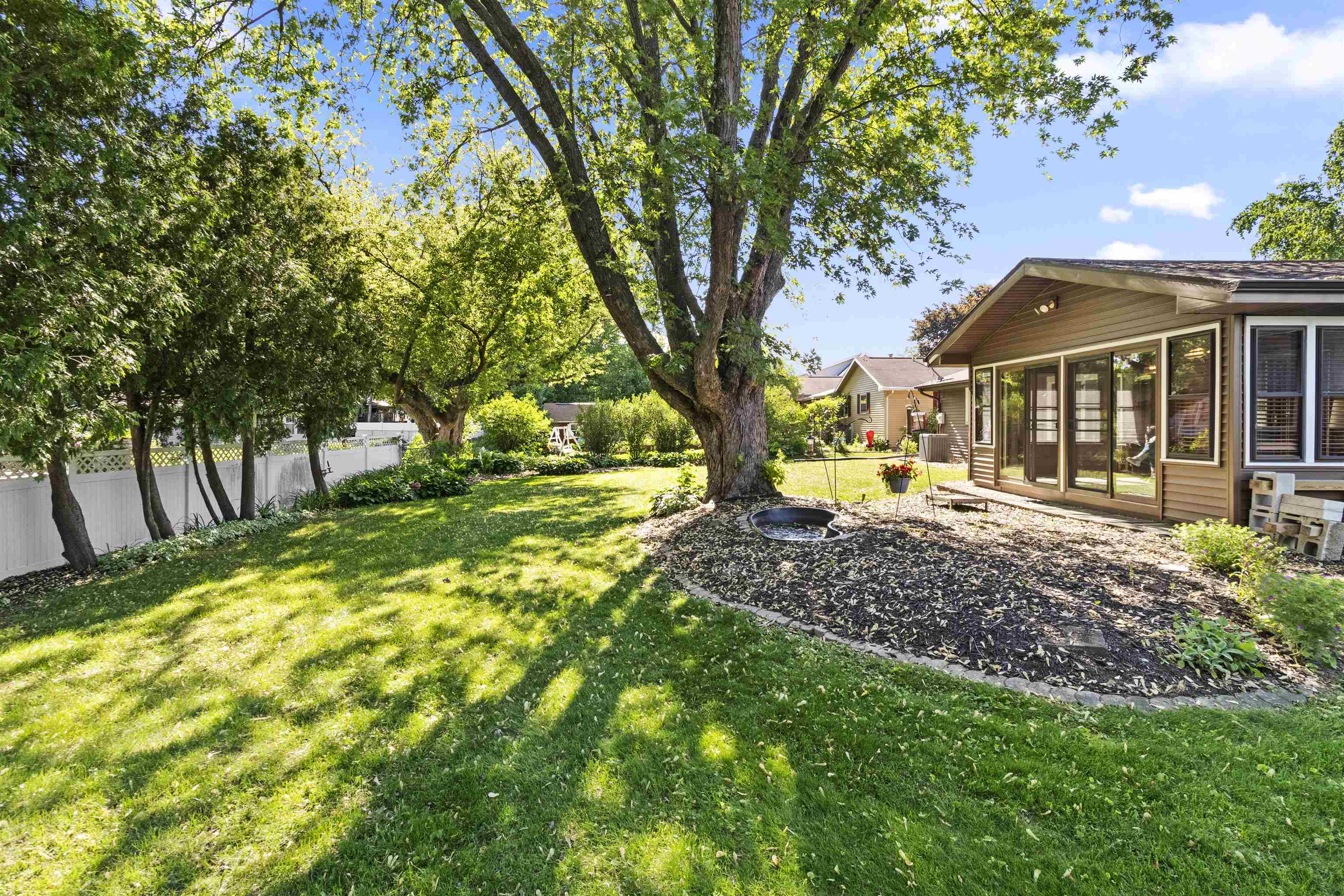 933 East Capitol Drive Appleton, WI 54911 - Photo 36 of 46