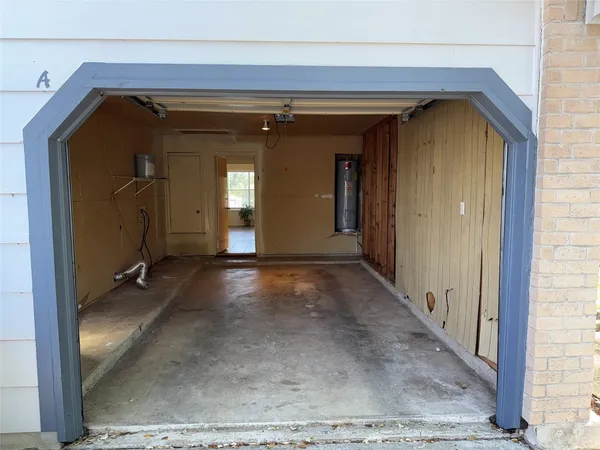 $1,495 | 6109 Parkwood Drive, Unit A, Austin, TX 78735