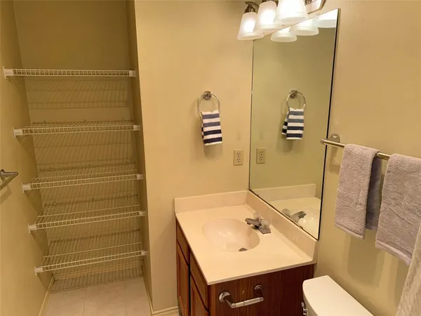 $1,495 | 6109 Parkwood Drive, Unit A, Austin, TX 78735