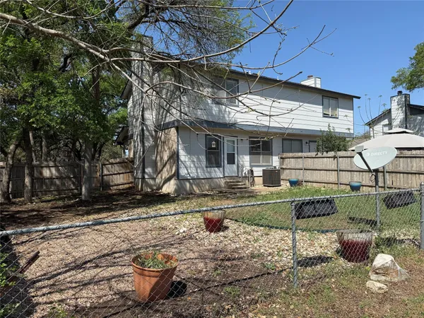 $1,495 | 6109 Parkwood Drive, Unit A, Austin, TX 78735
