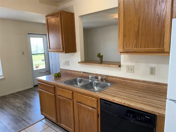 $1,495 | 6109 Parkwood Drive, Unit A, Austin, TX 78735