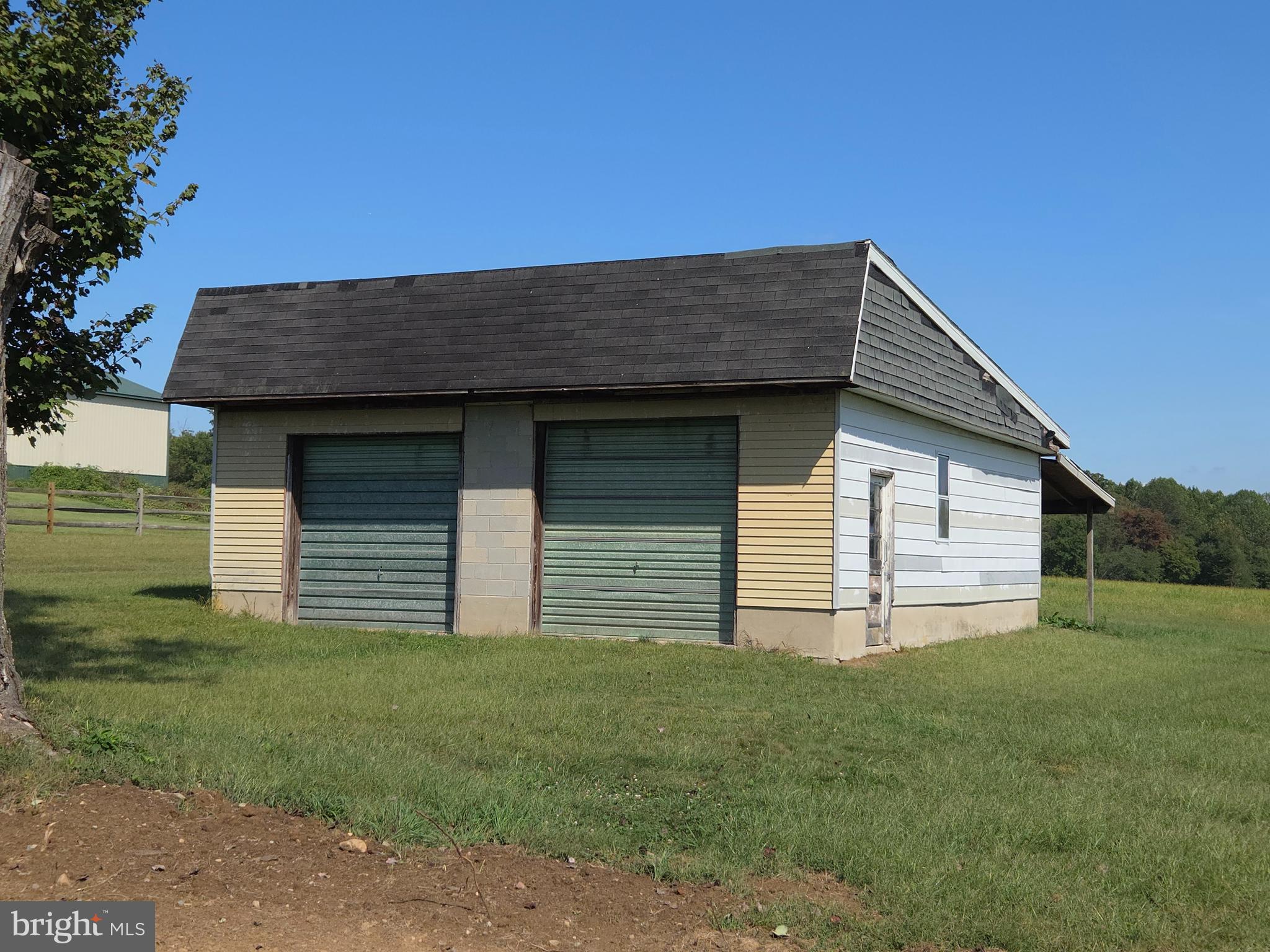 2264 Blue Ball Road Elkton, MD 21921 - Photo 7 of 27 a backyard of a house