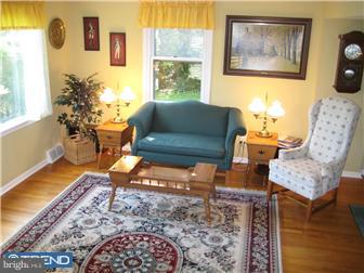 107 Paper Mill Road Oreland, PA 19075 - Photo 3 of 12 Living Room
