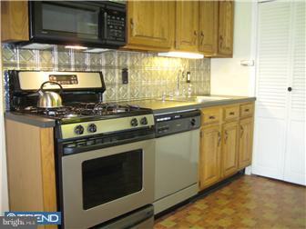 107 Paper Mill Road Oreland, PA 19075 - Photo 5 of 12 Kitchen