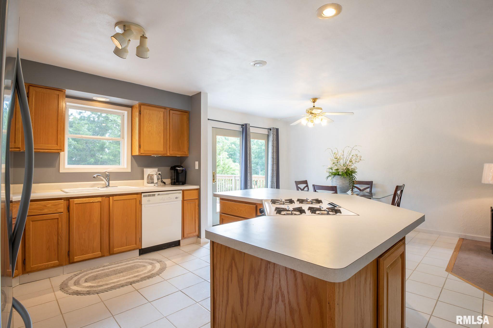 6105 West Conley Road Peoria, IL 61604 - Photo 3 of 50 Gallery Image 3