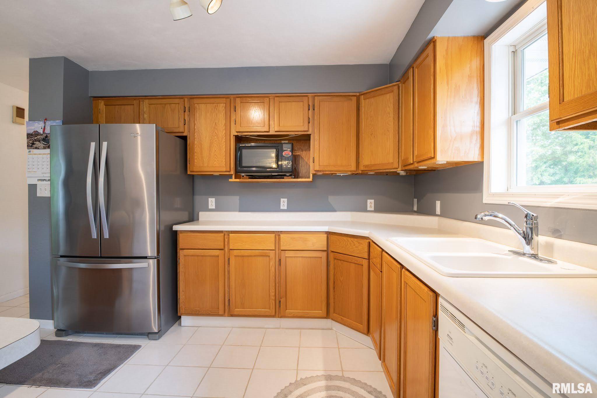 6105 West Conley Road Peoria, IL 61604 - Photo 5 of 50 Gallery Image 5