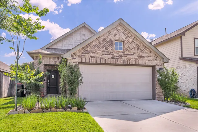$239,999 | 18406 Hilltop Climb Drive, Hockley, TX 77447