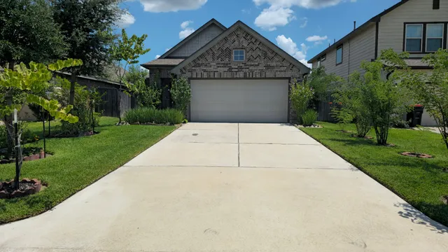 $239,999 | 18406 Hilltop Climb Drive, Hockley, TX 77447