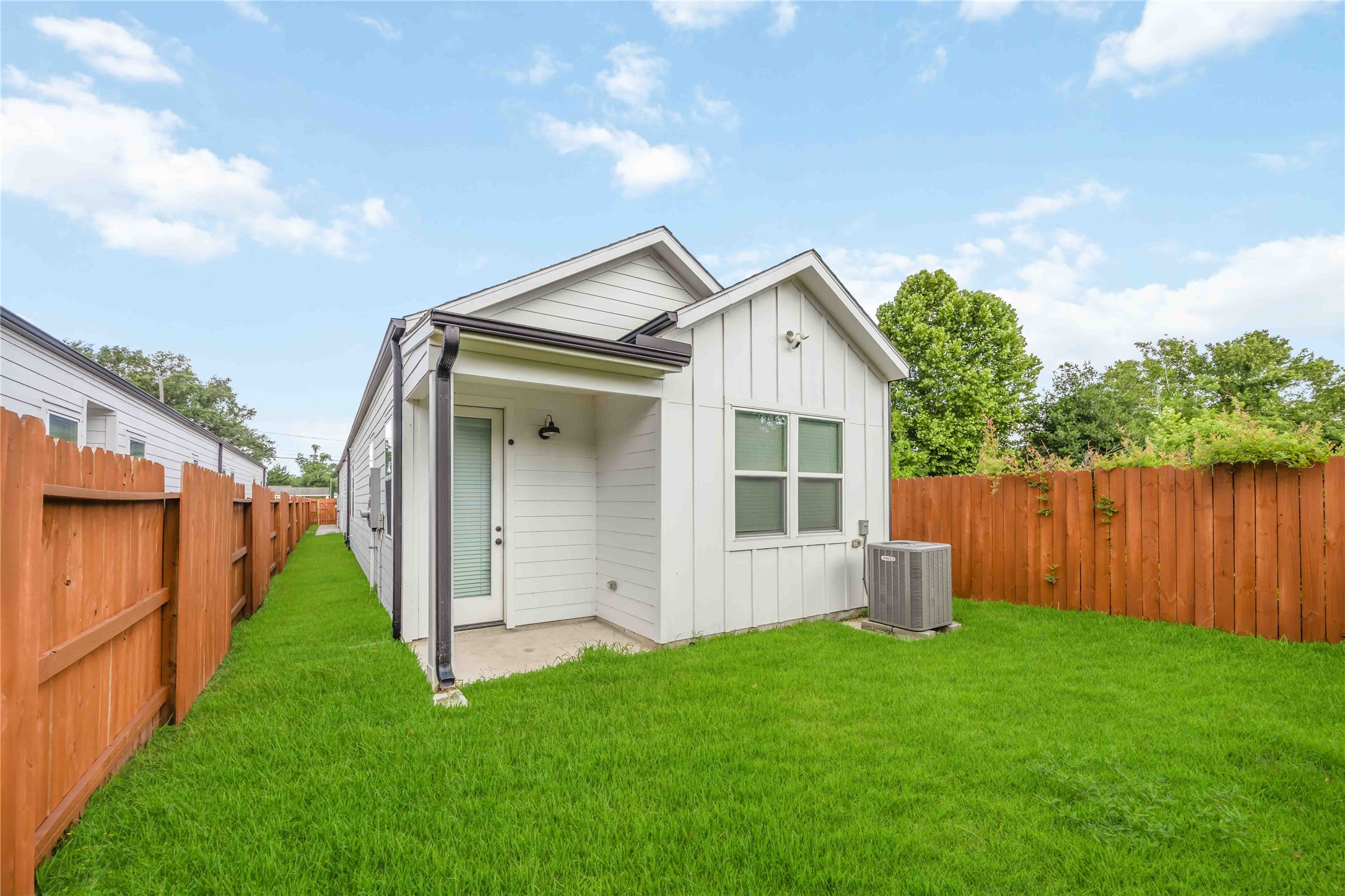 8508 Wileyvale Road, Unit B Houston, TX 77016 - Photo 22 of 23 Private backyard