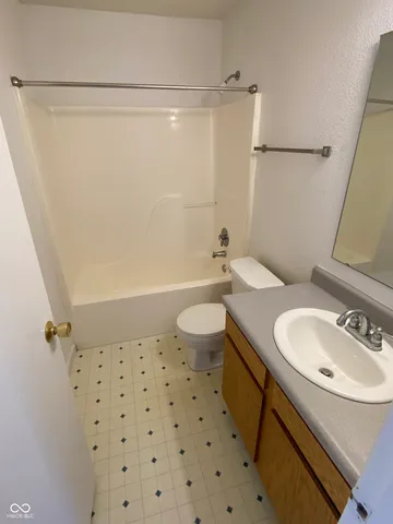 $1,390 | 5251 Bluff View Drive, Indianapolis, IN 46217