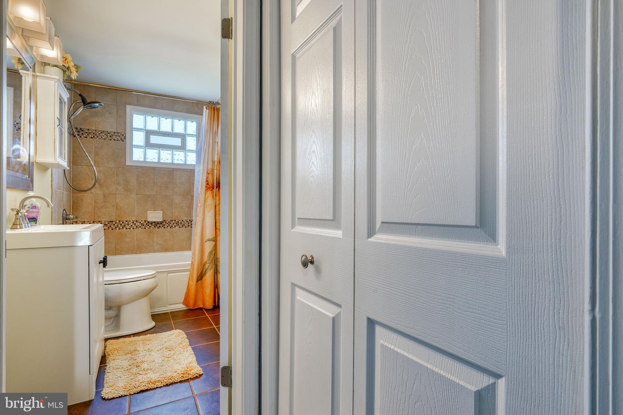 7804 Scholar Road Dundalk, MD 21222 - Photo 28 of 43 FULL BATH (UPPER LEVEL)