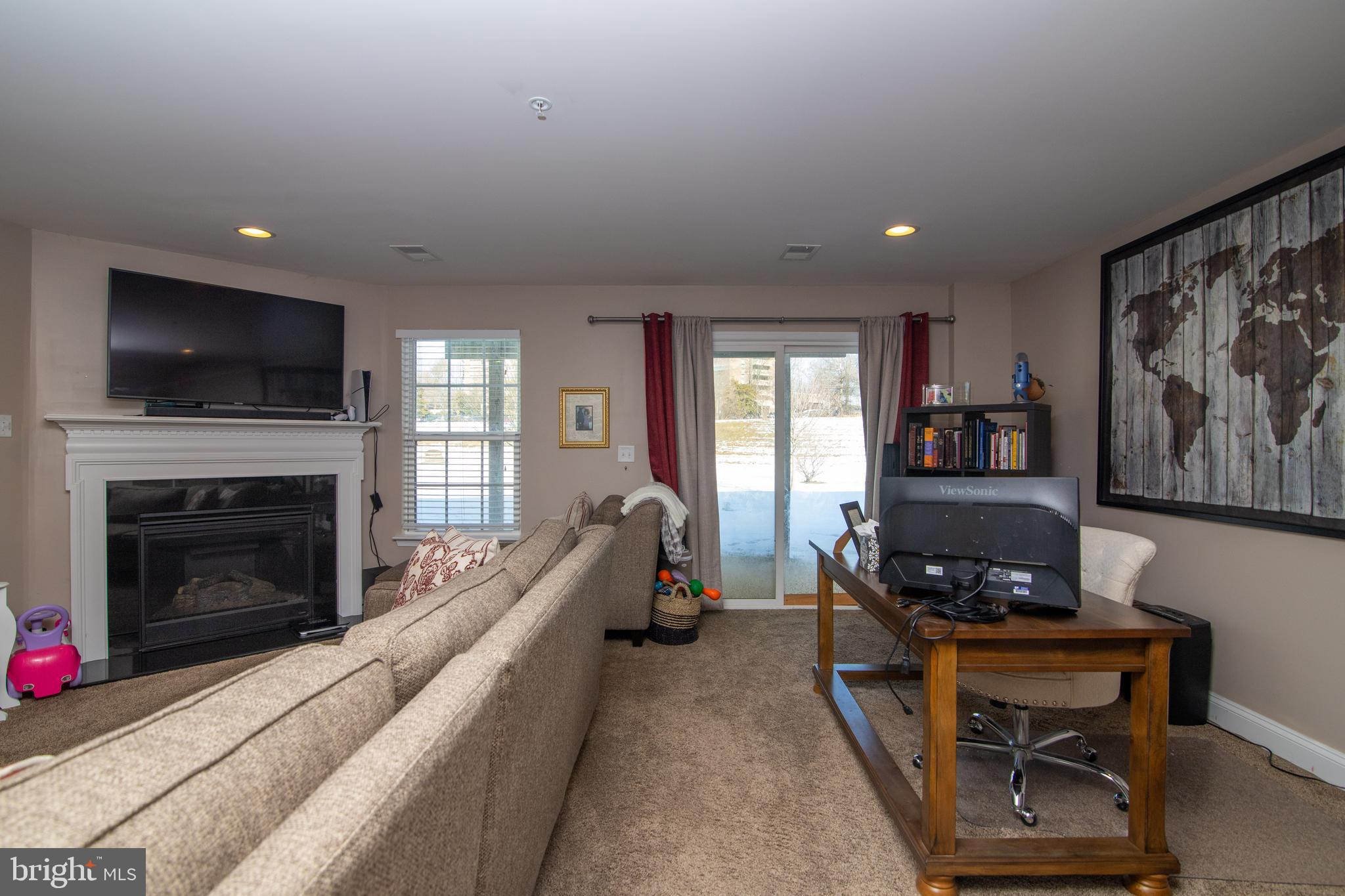 115 Old Cedarbrook Road, Unit 23 Wyncote, PA 19095 - Photo 7 of 38 1st floor living room