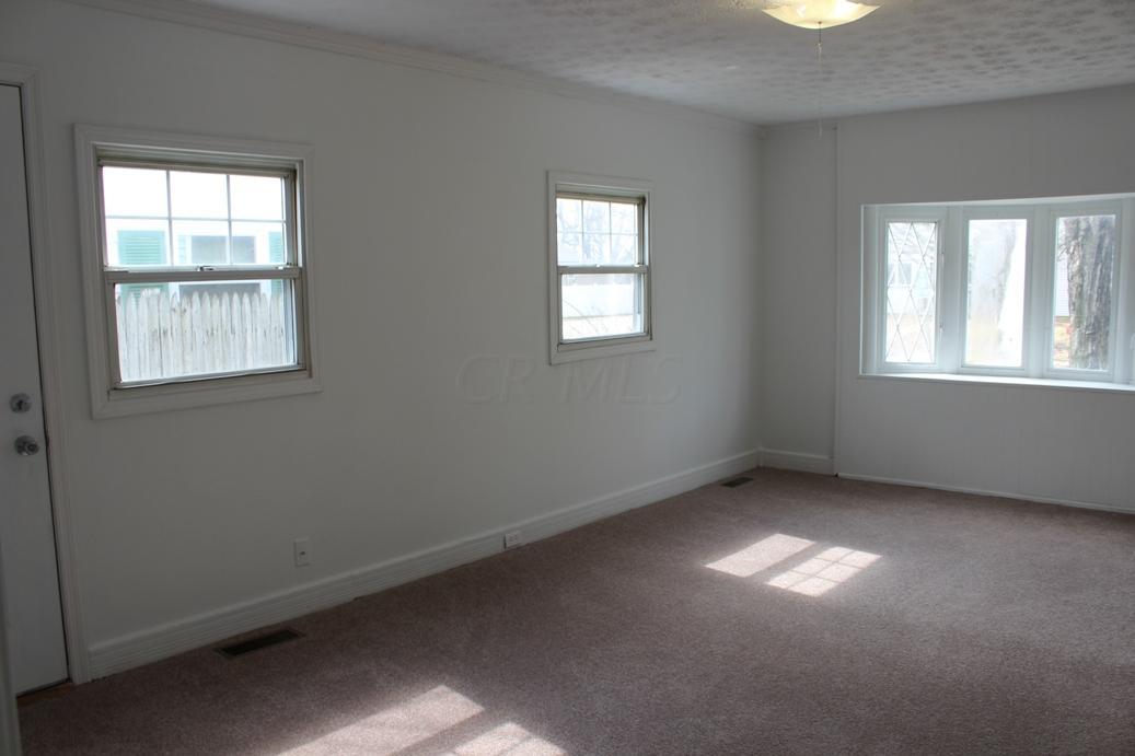 2548 Howey Road Columbus, OH 43211 - Photo 3 of 10